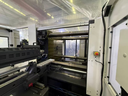 731 Ton, 18.31 oz., Haitian #JE6500M-1050-L380, multi-shot L configuration 2 platen injection molding machine - Image 6