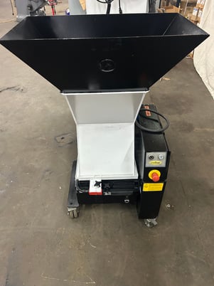 25" x 13.5" Conair #NCR-614S, Granulator/Grinder, reconditioned - Image 2