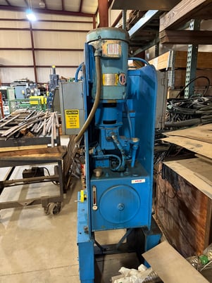 8 Ton, Multipress #WR87M, hydraulic c-frame press - Image 4