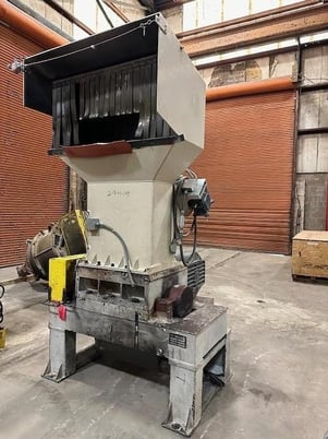 14" x 28" Battenfeld Gloucester #1428HD, granulator, 200 HP, 3 knife rotor, 1994 - Image 2