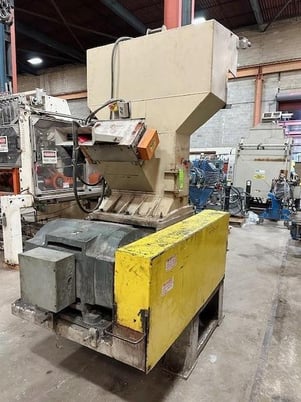 14" x 28" Battenfeld Gloucester #1428HD, granulator, 200 HP, 3 knife rotor, 1994 - Image 4