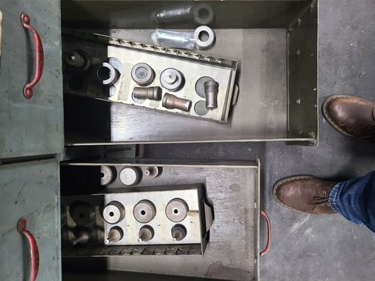 Iron Crafter #41/41, Hydraulic Ironworker, 40 Ton, 2 station, 10" trt, 1.25" punch diameter, 2" stroke, 1979 - Image 5