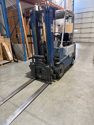 5000 lb. Mitsubishi #FGC25, Forklift, Propane Fuel, 48" Fork length, 187" Lift height, 83" Lowered Mast - Image 1