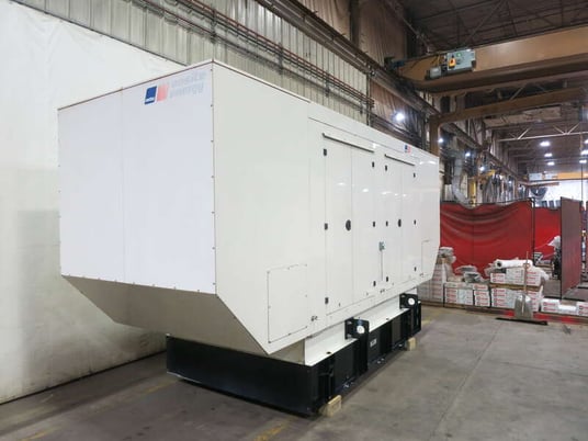 400 KW MTU #DS400, diesel generator set, 120/208 Volts, 448 HP @ 1800 RPM, 8V1600G80S engine, 27 hours, EPA - Image 2