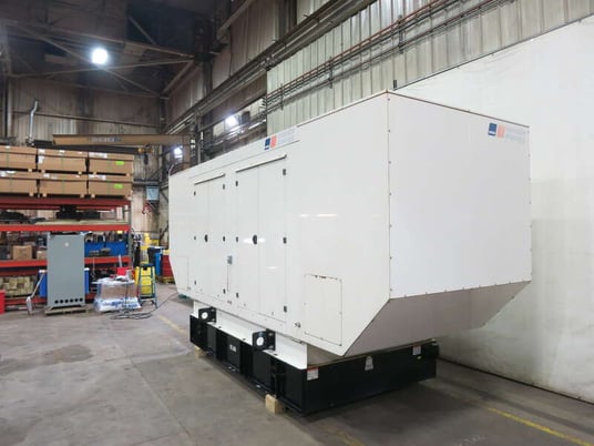 400 KW MTU #DS400, diesel generator set, 120/208 Volts, 448 HP @ 1800 RPM, 8V1600G80S engine, 27 hours, EPA - Image 3