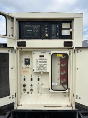 90 KW Caterpillar #APS100, Mobile Power Module, 121 HP, C4.4 Engine, Multi Voltage, sound attenuated - Image 3