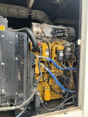 90 KW Caterpillar #APS100, Mobile Power Module, 121 HP, C4.4 Engine, Multi Voltage, sound attenuated - Image 6