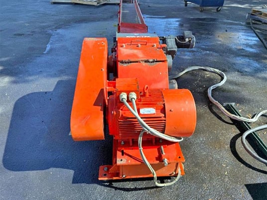 Weima #WLH 400, horizontal low-speed wood grinder, 16' vibratory infeed conveyor, 30 HP, 14.5" diameter rotor - Image 4