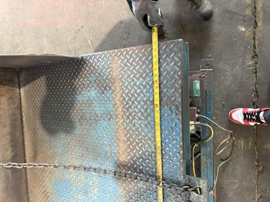 4000 lb. Hydraulic Tilt Table - Image 9