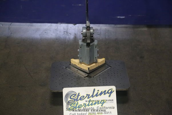 16 gauge x 6" x 6" Di-Acro #1, notching machine, 5 ton, 180 SPM, 1/2 HP - Image 2