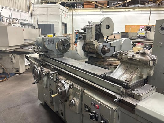 21" x 40" Brown & Sharpe #1440U, High Precision Universal Cylindrical Grinder, 14" swing, 5 HP, 14" x 1.5" x - Image 3