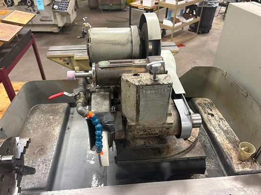 21" x 40" Brown & Sharpe #1440U, High Precision Universal Cylindrical Grinder, 14" swing, 5 HP, 14" x 1.5" x - Image 5