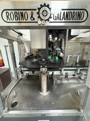 Robino & Galandrino, wire hooder w/ hood magazine dispenser - Image 2