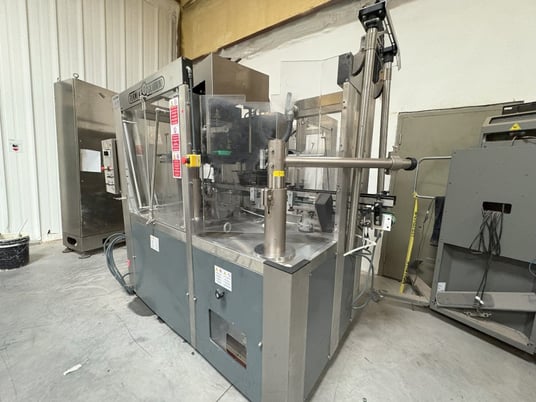 Robino & Galandrino, wire hooder w/ hood magazine dispenser - Image 3