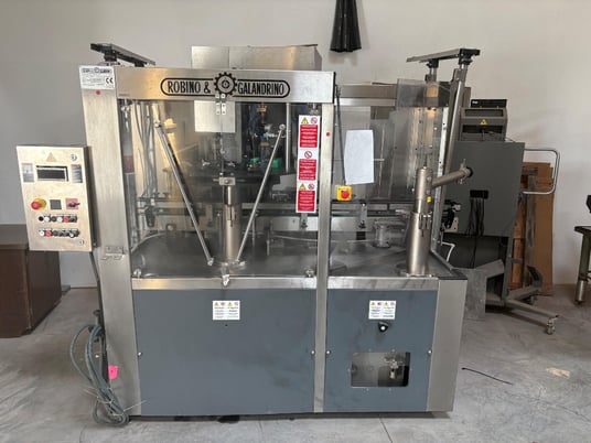 Robino & Galandrino, wire hooder w/ hood magazine dispenser - Image 6