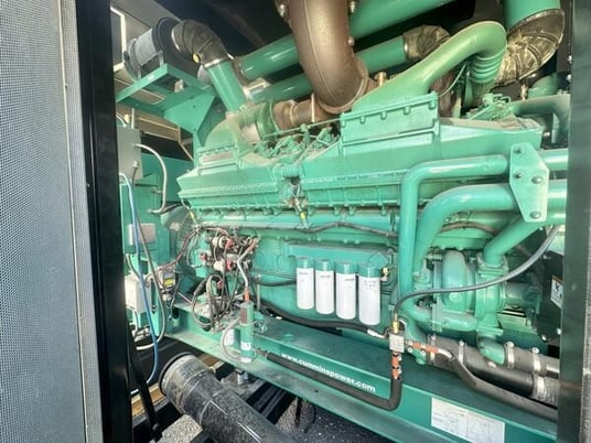 2000 KW Cummins #DQKAB, diesel generator set, 480 Volts, 2007 - Image 4