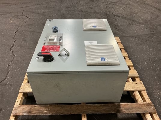 15 HP ABB, ACH550-UH-023A-4, VFD drive cabinet. 23 amp, 480 Volts, 3 phase - Image 7