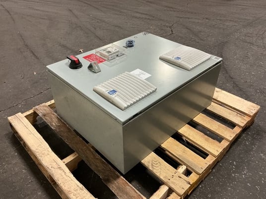 15 HP ABB, ACH550-UH-023A-4, VFD drive cabinet. 23 amp, 480 Volts, 3 phase - Image 8