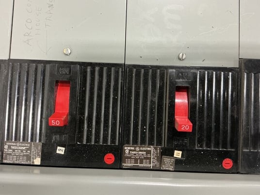 310 Amp. General Electric, CCB, panelboard, 4 wire, 277/480 Volts, 3 phase - Image 5