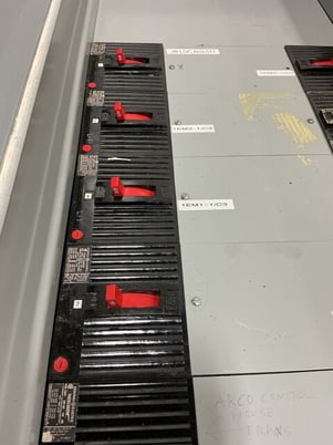 310 Amp. General Electric, CCB, panelboard, 4 wire, 277/480 Volts, 3 phase - Image 6