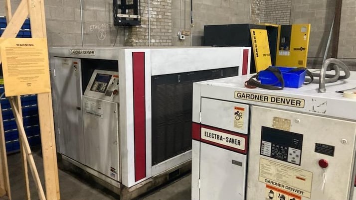 497 cfm, 125 psi, Gardner Denver, rotary screw air compressor, 100 HP, cabinet enclosed - Image 1
