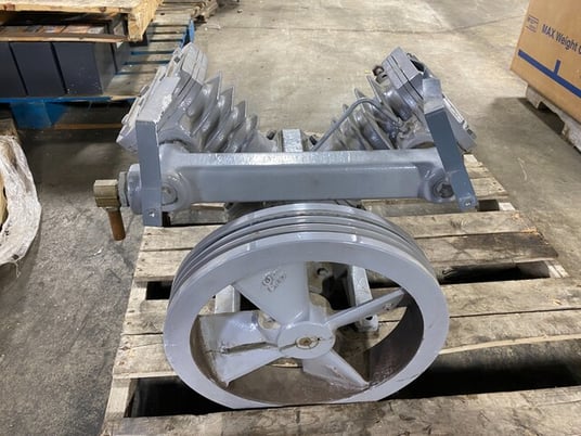 Ingersoll-Rand, V255N5, Reciprocating Vacuum Pump, w/ Triple Groove Belt Pulley, 17" Dia, 3-5 HP - Image 3
