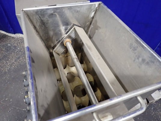 Rheon #MD013, Depositor, 12" x 15" capacity, 0.81 kW, 200 V, 1992 - Image 4