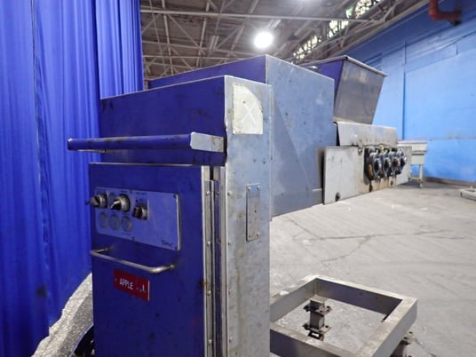 Rheon #MD013, Depositor, 12" x 15" capacity, 0.81 kW, 200 V, 1992 - Image 6