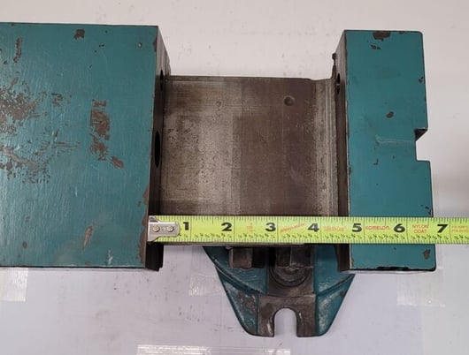 Vise w/ Swivel Base - 6" Wide - Image 5