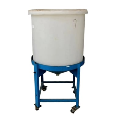 100 gallon Rolling Poly Tank - Image 1