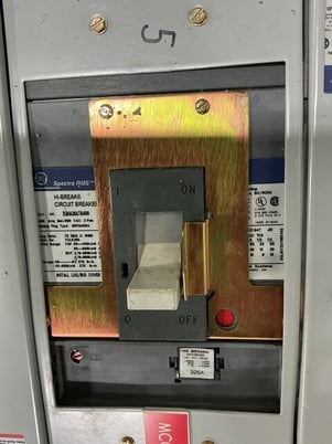 400 Amp. General Electric, Spectra Series, panelboard, 3 wire, 480 Volts, 3 phase - Image 5