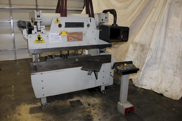 60 Ton, Accurpress #7606, CNC press brake, 6' overall, 52" between housing, 8" stroke, 10" throat, 14" DL - Image 1