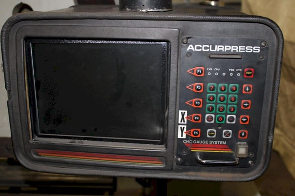 60 Ton, Accurpress #7606, CNC press brake, 6' overall, 52" between housing, 8" stroke, 10" throat, 14" DL - Image 5