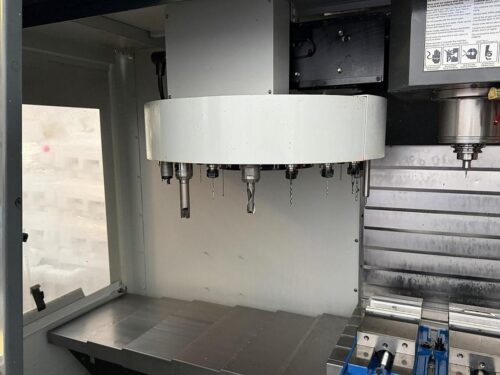 Haas #VF-4, vertical machining center, 21 automatic tool changer, 50" X, 20" Y, 25" Z, 8100 RPM, #40 - Image 3