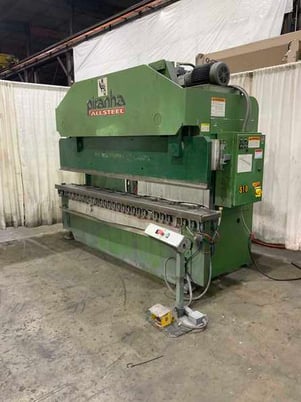95 Ton, Piranha #95-10, hydraulic press brake, 10' overall, 102" between housing, 0-6" stroke, 8" throat, 25 - Image 1