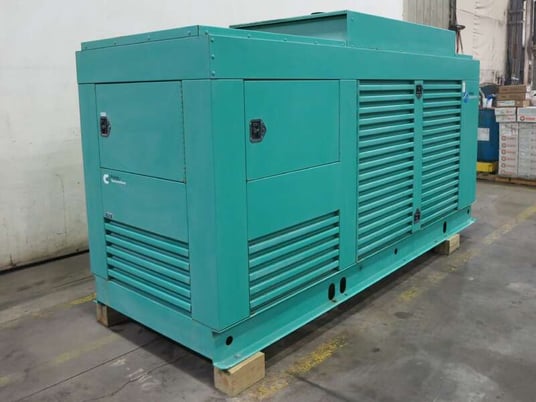 400 KW Cummins #DFCE, diesel generator set, 562 hours, NTA855-G5engine, 2002 - Image 2