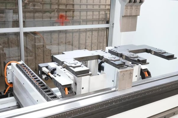 165 Ton, BLM #320-150, CNC electric press brake, Sphera 21 by ESA Control, 10' overall, 100" between housing - Image 5