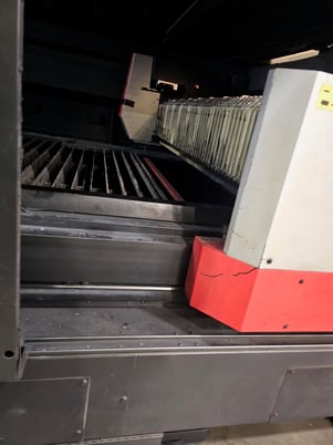 Amada #LCG 3015 AJ, Fiber Laser, 2000 watt, 5' x 10' tables, AMNC 3i, 29552 hours, 2016 - Image 4