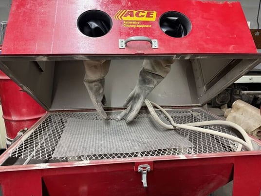 42" x 24" x 23" Ace Automation #2, sandbalst cabinet blast cleaning - Image 6