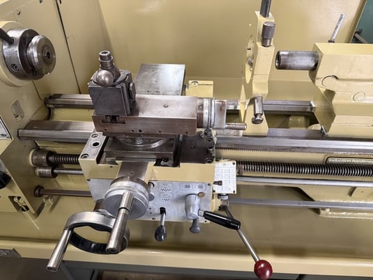 13" x 40" DoAll #13", Engine Lathe, 7" swing over cross slide, 50-2500 RPM, 3-5 HP, threading - Image 4