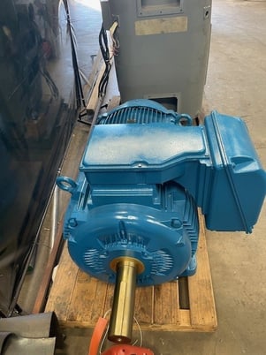 500 HP 1790 RPM WEG, Frame 586/7T, TEFC, 460 Volts, refurbished - Image 3