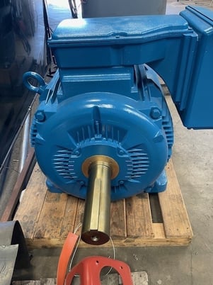 500 HP 1790 RPM WEG, Frame 586/7T, TEFC, 460 Volts, refurbished - Image 4