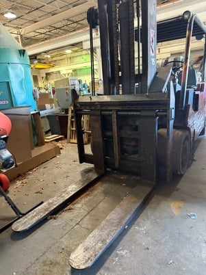 30000 lb. Caterpillar #T300, Forklift, propane fuel, side shift, 60" fork length, hard tires, 1980' s - Image 2