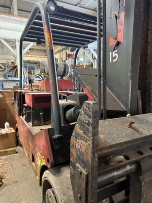 30000 lb. Caterpillar #T300, Forklift, propane fuel, side shift, 60" fork length, hard tires, 1980' s - Image 3