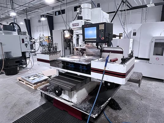 Fryer #MB-15, vertical mills, 16" x67"tbl., 7.5 HP, 4500 RPM, digital read out, Anilam 3000 Plus, 2004 - Image 5