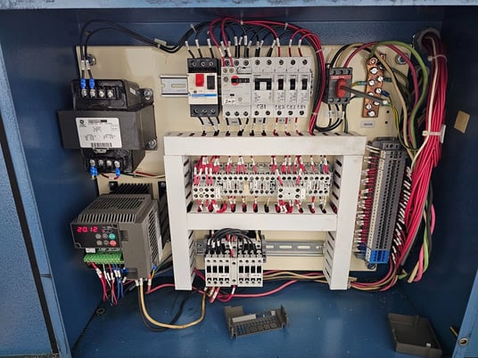 9" x 16" DoAll #C916A, automatic horizontal band saw, 158" x 1" blade, hydraulic head elevation, 2006 - Image 10