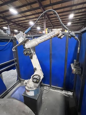 OTC, AXCMN1-U000, robots, 4' diameter rotary table, 2006 - Image 3