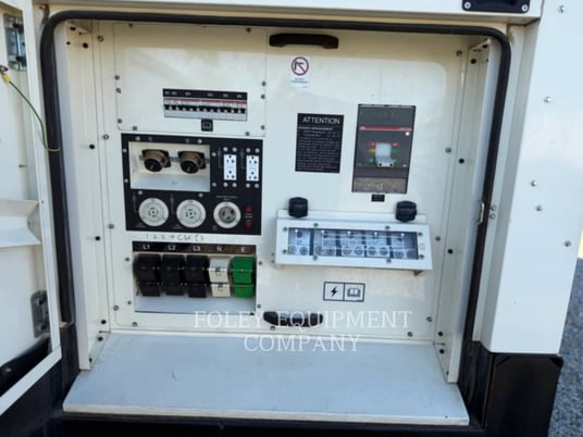 200 KW Caterpillar #XQ200-T4I, portable diesel generator set, multi-volt, C7.1 engine, 2014 - Image 4