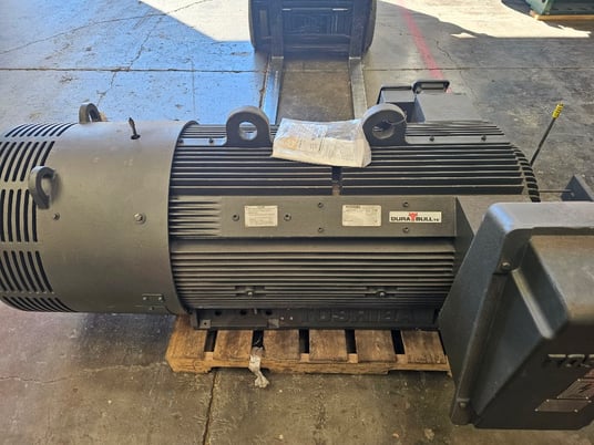300 HP 1200 RPM Toshiba, Frame 5011UZ TEFC, R/B, 2300/4000 Volts, new surplus - Image 2