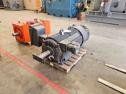 300 HP 1200 RPM Toshiba, Frame 5011UZ TEFC, R/B, 2300/4000 Volts, new surplus - Image 3